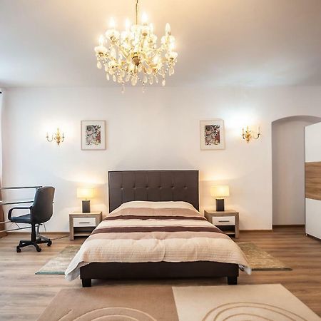 Kostas Apartments Braşov Esterno foto