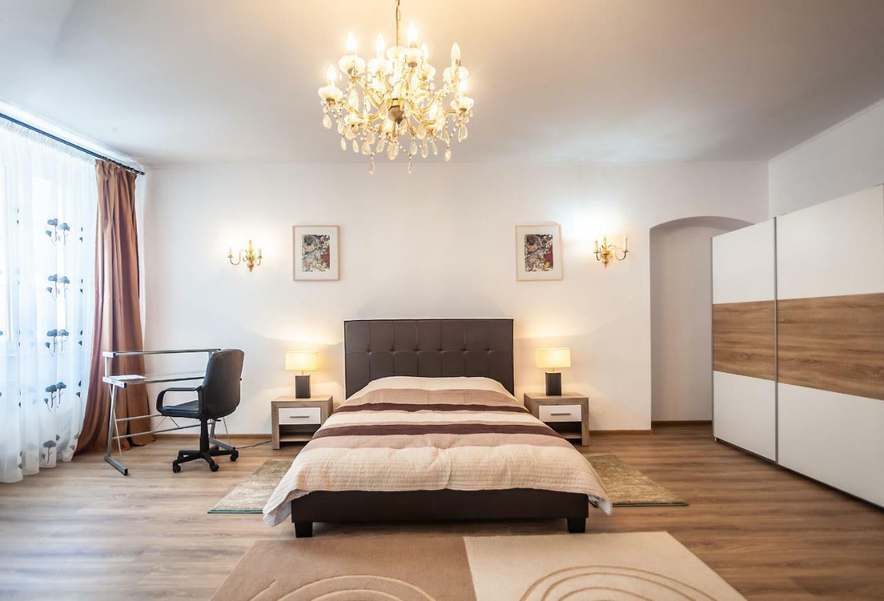Kostas Apartments Braşov Esterno foto
