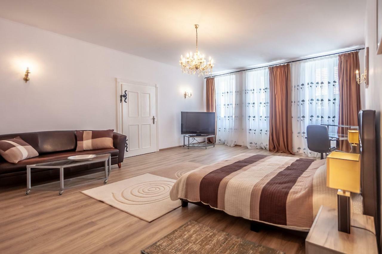 Kostas Apartments Braşov Esterno foto