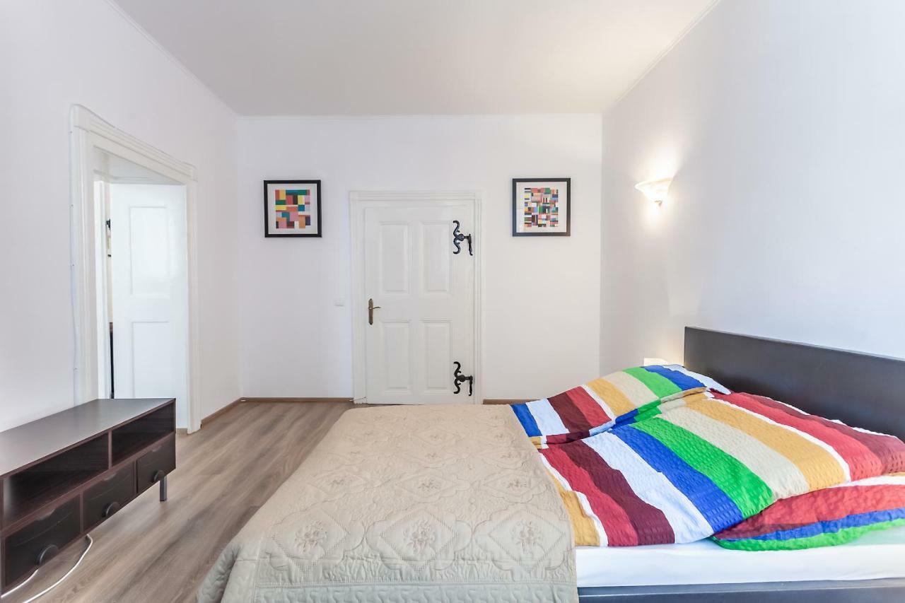 Kostas Apartments Braşov Esterno foto