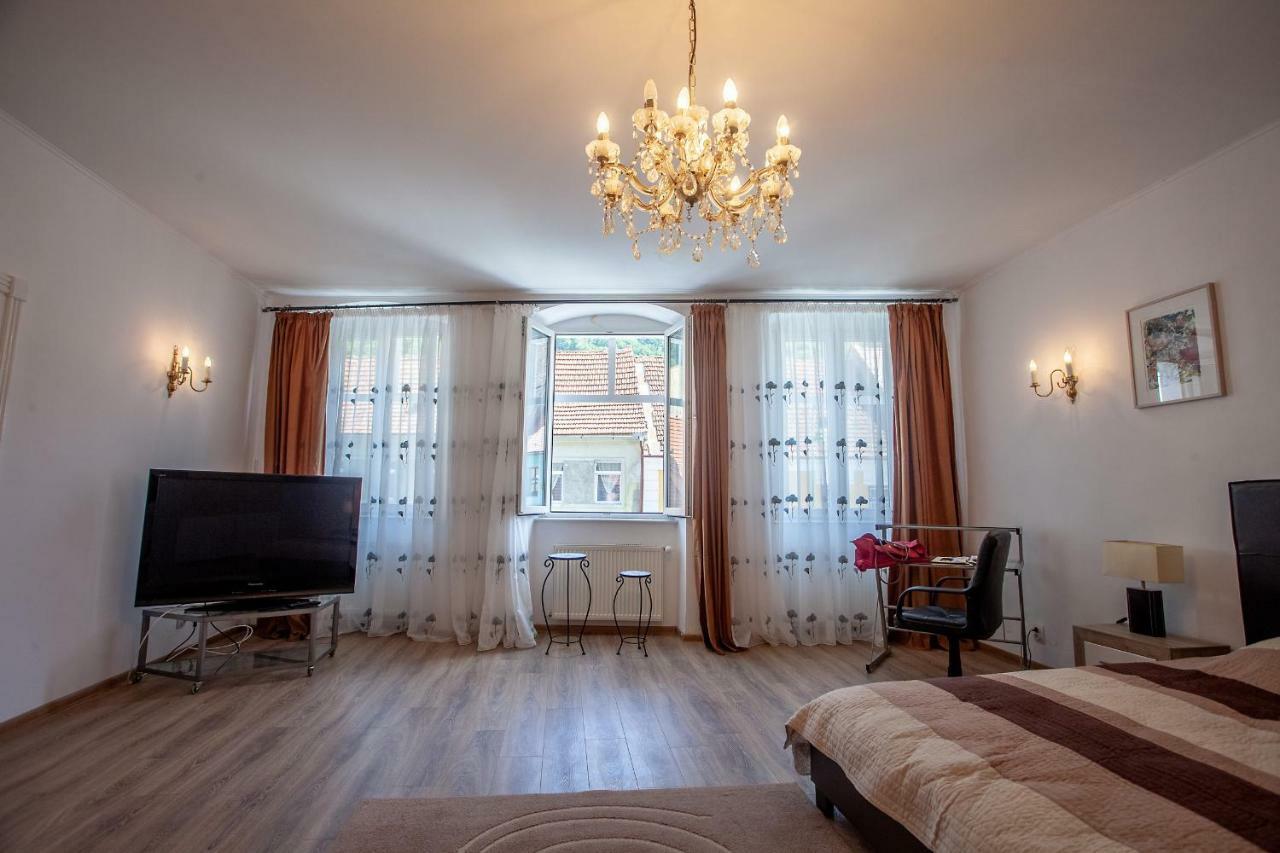 Kostas Apartments Braşov Esterno foto