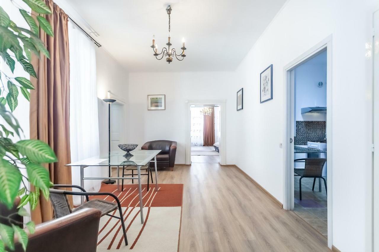 Kostas Apartments Braşov Esterno foto