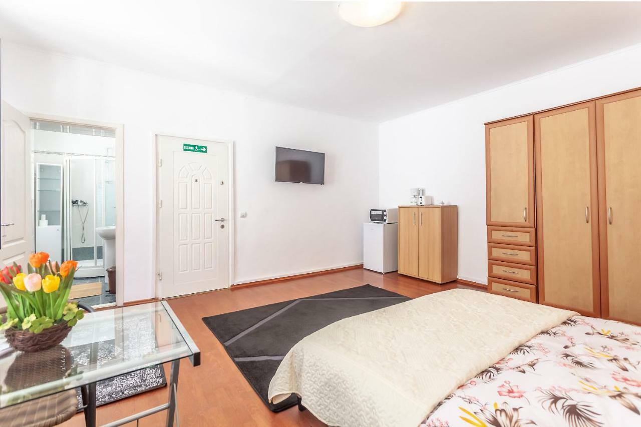 Kostas Apartments Braşov Esterno foto