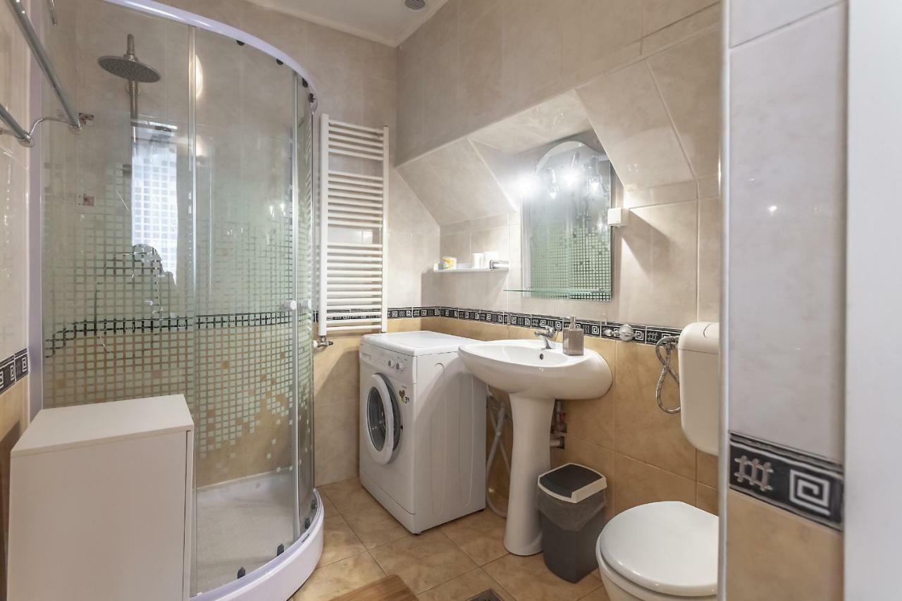 Kostas Apartments Braşov Esterno foto