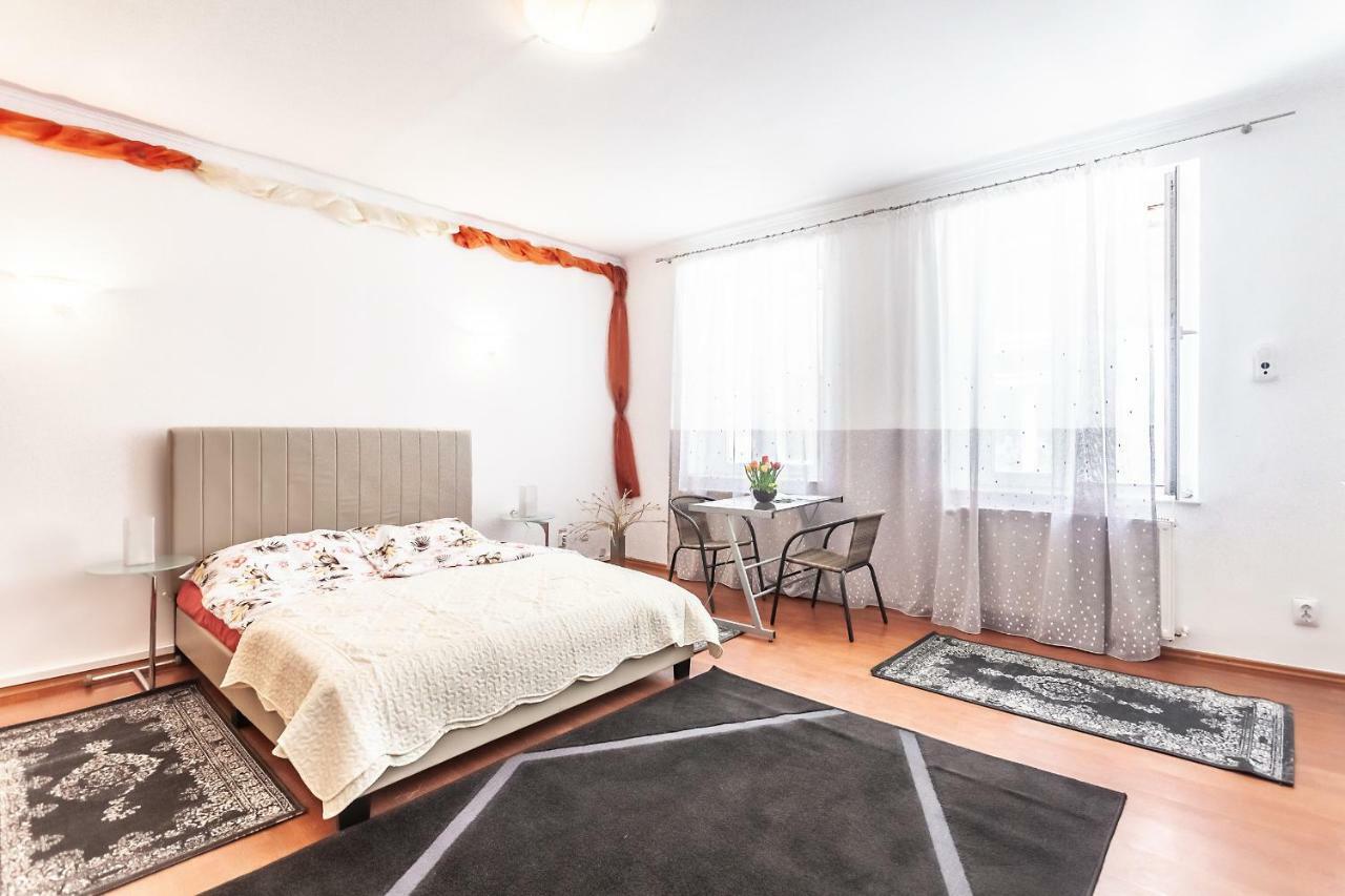 Kostas Apartments Braşov Esterno foto