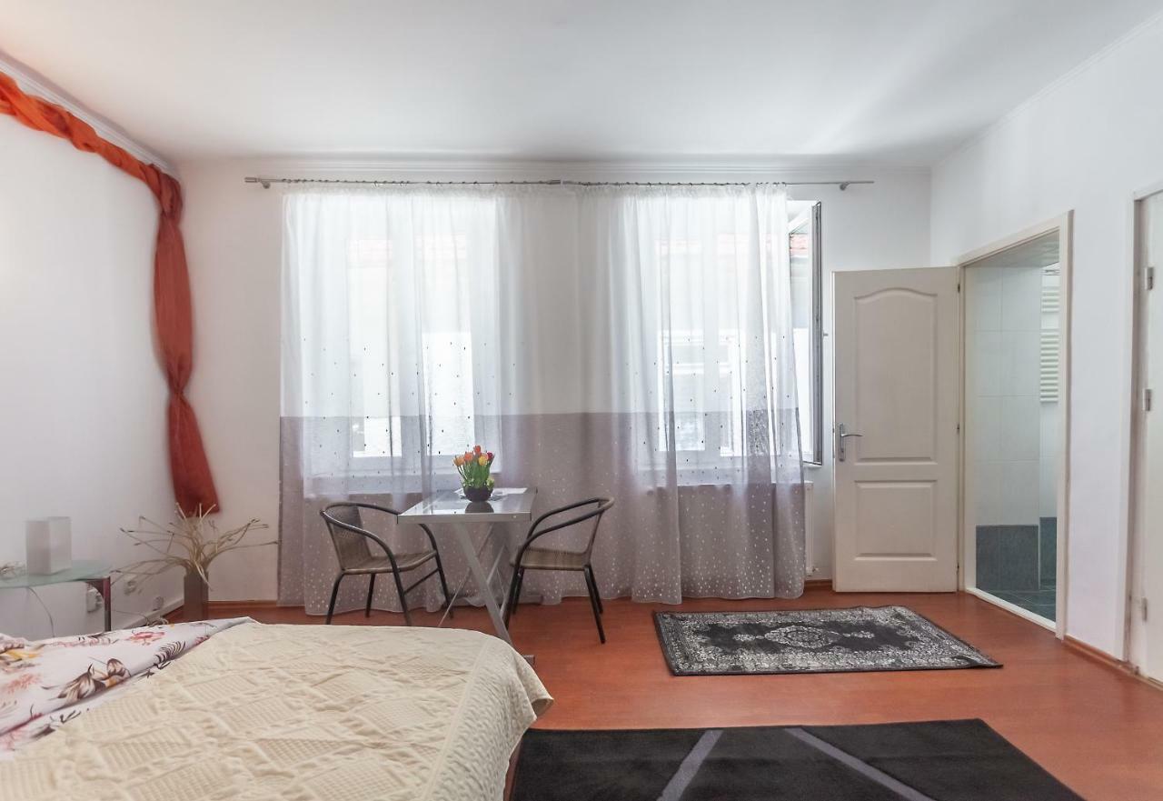 Kostas Apartments Braşov Esterno foto