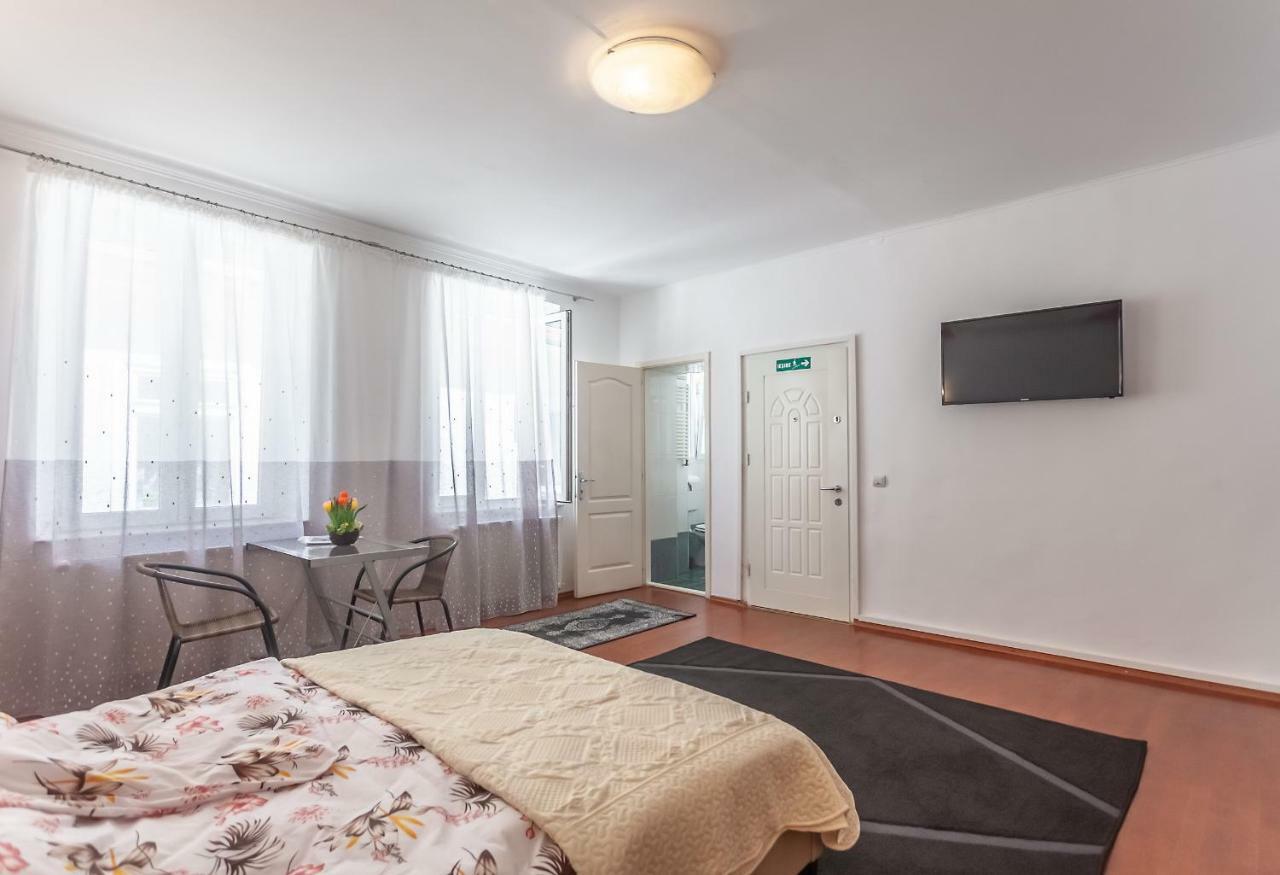 Kostas Apartments Braşov Esterno foto