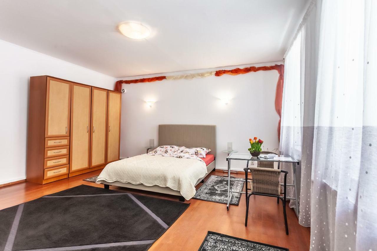 Kostas Apartments Braşov Esterno foto