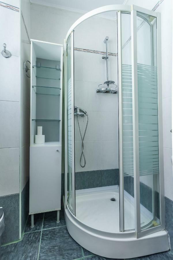 Kostas Apartments Braşov Esterno foto